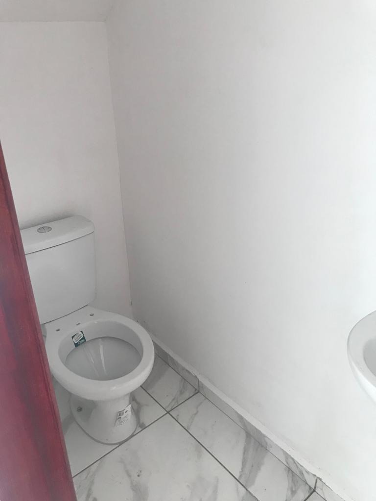 Aconchegante Residência com 2 Dormitórios, Sala e Cozinha