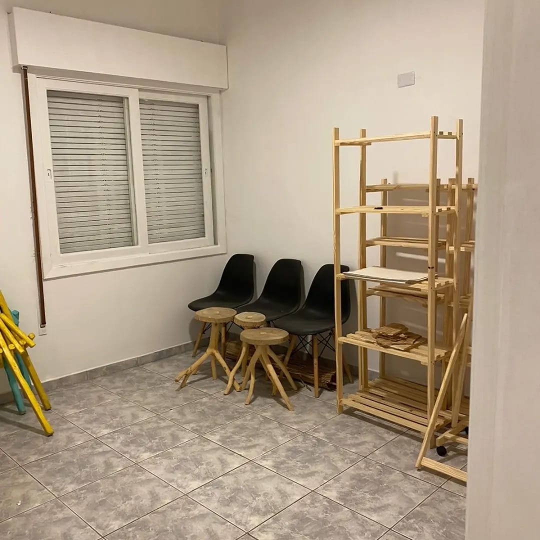 Sala comercial com garagem - um banheiro - ótima localização ao lado do metro Fradique Coutinho.
