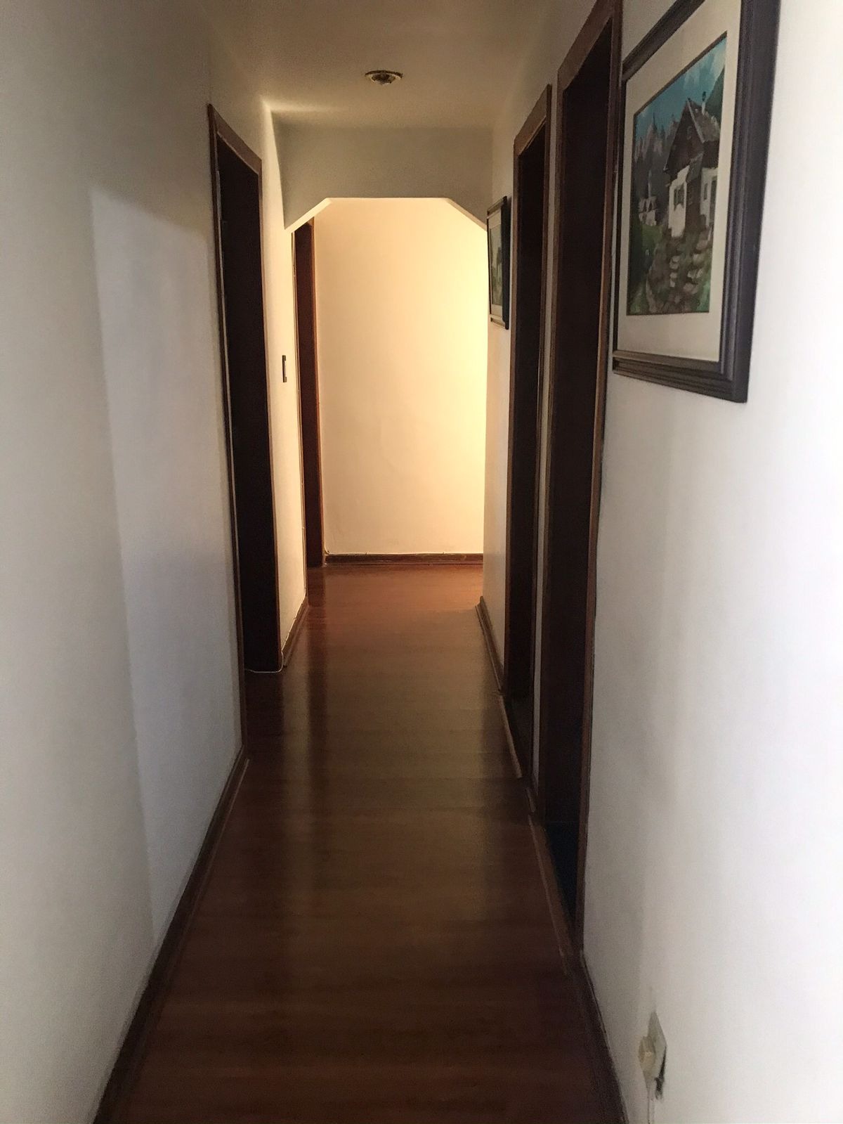 Belíssimo apartamento de alto padrão - 3 dorms sendo 2 suites - 3 banheiros - sala com 3 ambientes - ótima localização a uma quadra da Av Paulista.