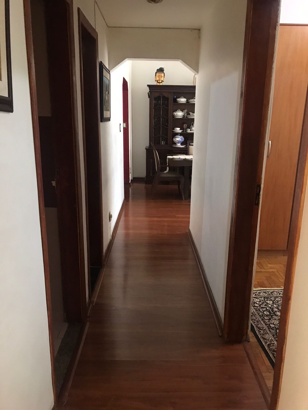 Belíssimo apartamento de alto padrão - 3 dorms sendo 2 suites - 3 banheiros - sala com 3 ambientes - ótima localização a uma quadra da Av Paulista.