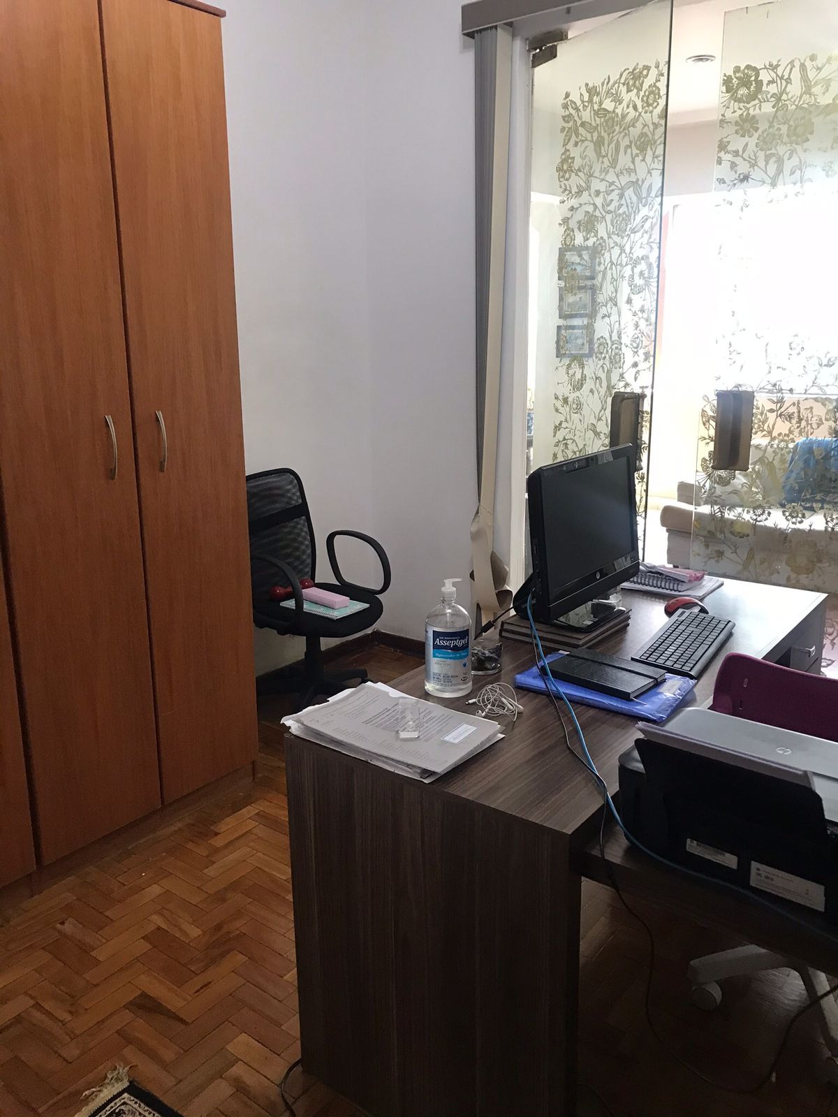 Belíssimo apartamento de alto padrão - 3 dorms sendo 2 suites - 3 banheiros - sala com 3 ambientes - ótima localização a uma quadra da Av Paulista.