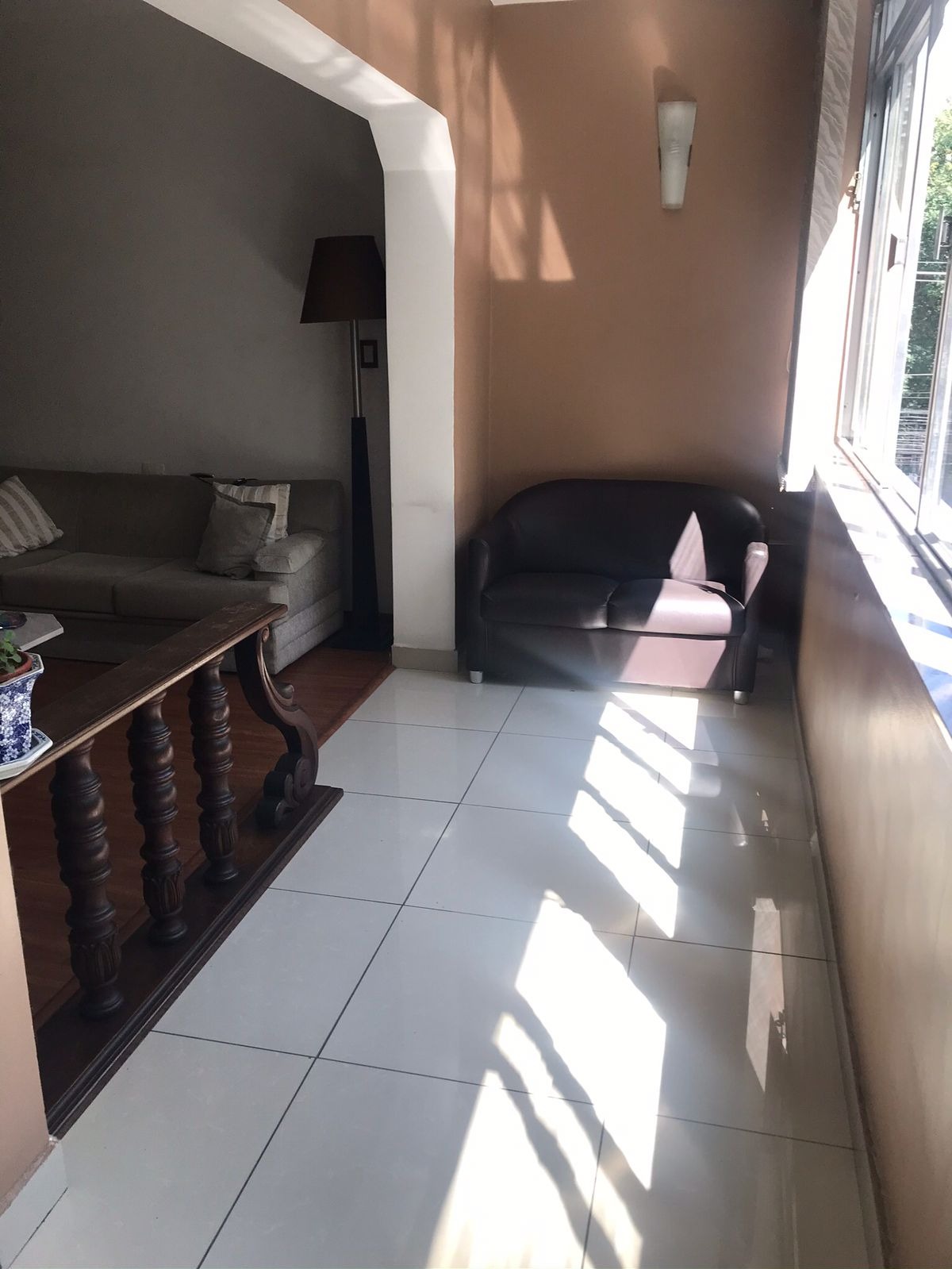 Belíssimo apartamento de alto padrão - 3 dorms sendo 2 suites - 3 banheiros - sala com 3 ambientes - ótima localização a uma quadra da Av Paulista.