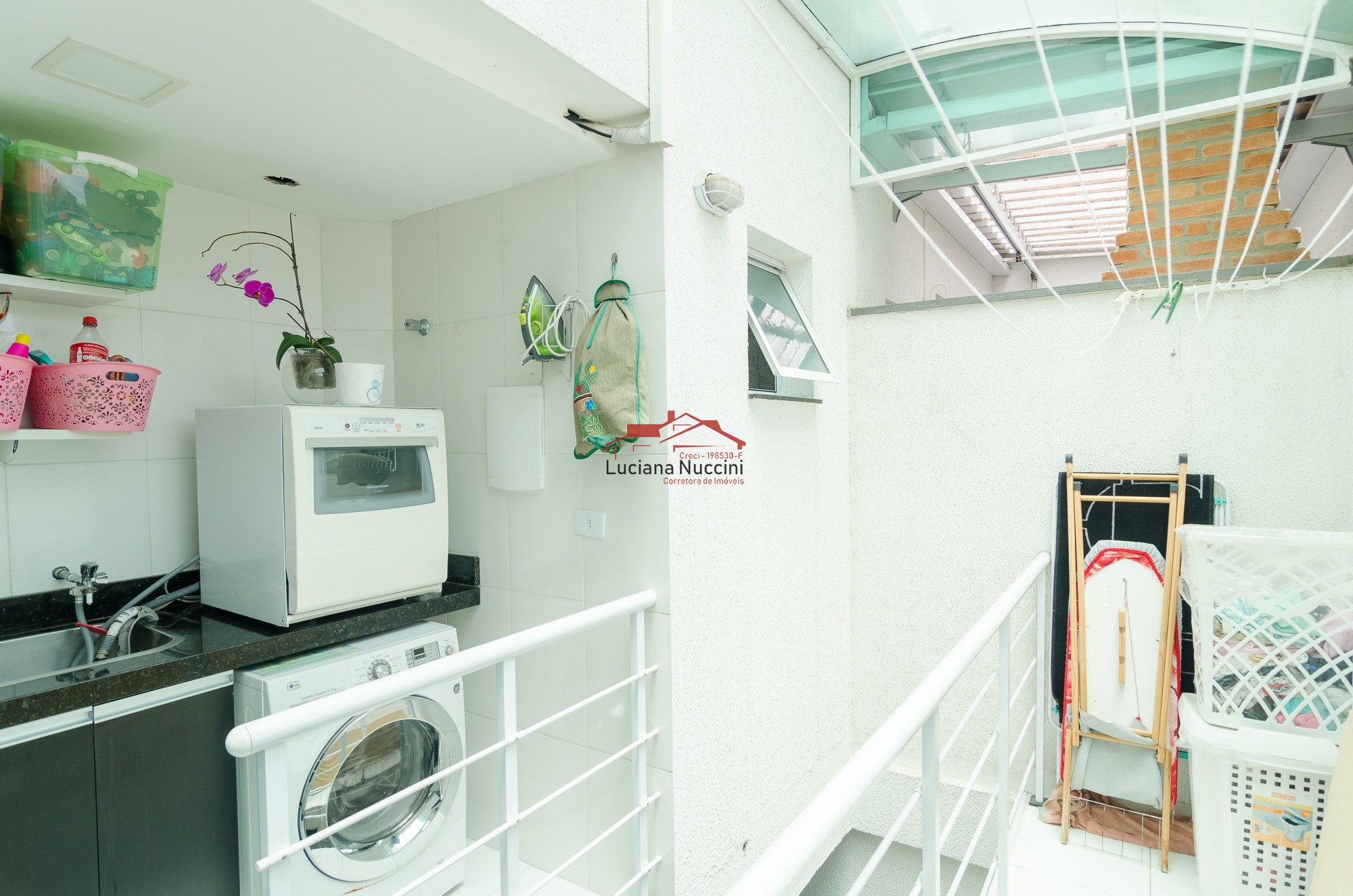 Locação e venda casa em condomínio