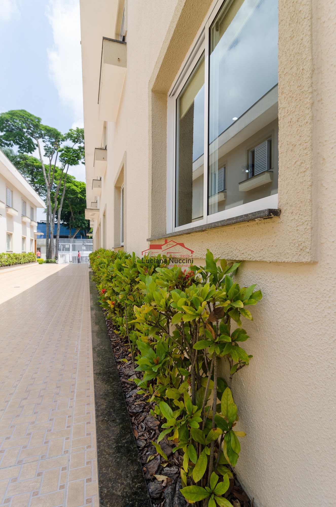 Locação e venda casa em condomínio
