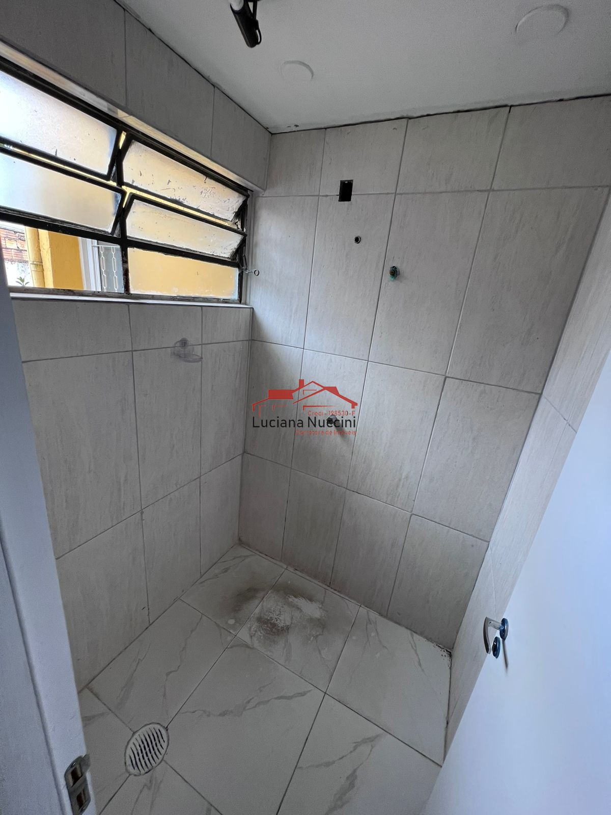 Sobrado com 3 dormitórios à venda, 311 m² por R$ 500.000 - v