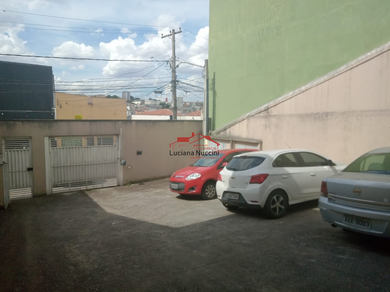 Casa ao lado metro Patriarca, Casa ao lado radial, casa com vários comércios