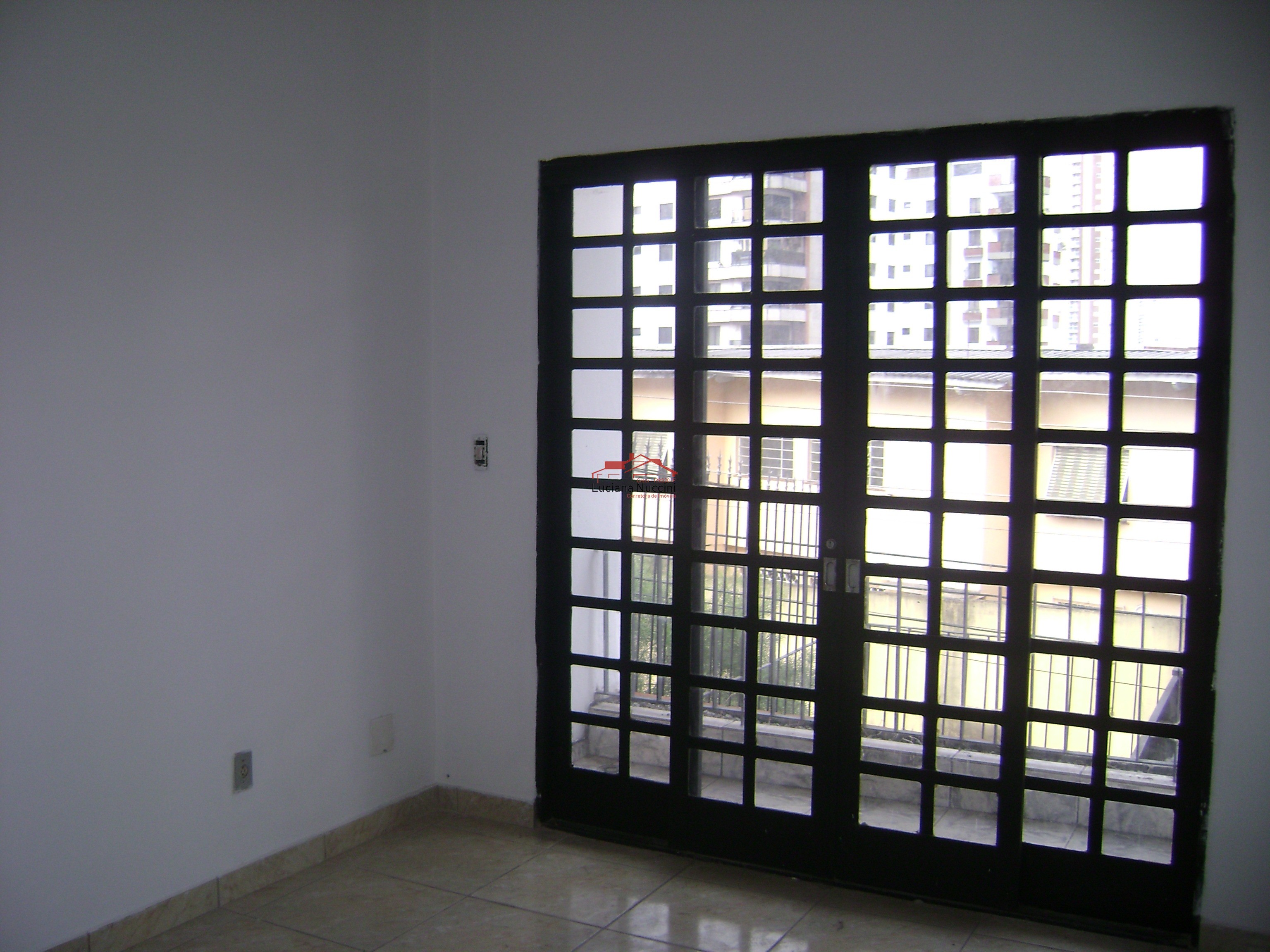 Casa a venda ao lado metro paraíso, casa a venda ao lado metro vila mariana, casa a venda com vários comércios