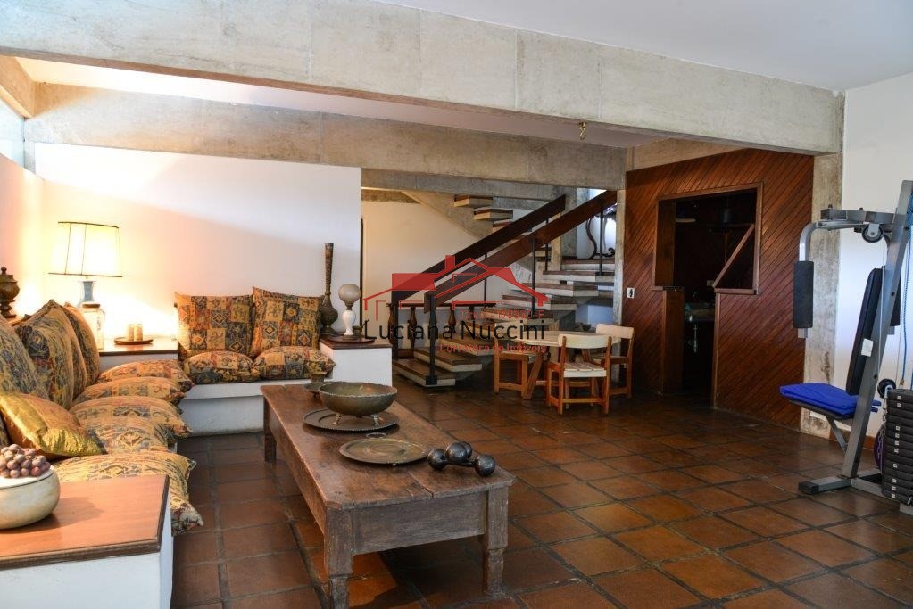 Locação Casa 5 dorm na Cidade Jardins