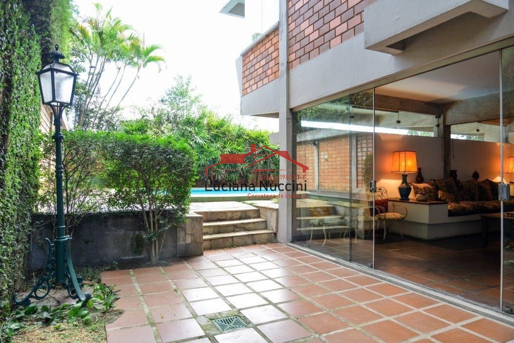 Locação Casa 5 dorm na Cidade Jardins