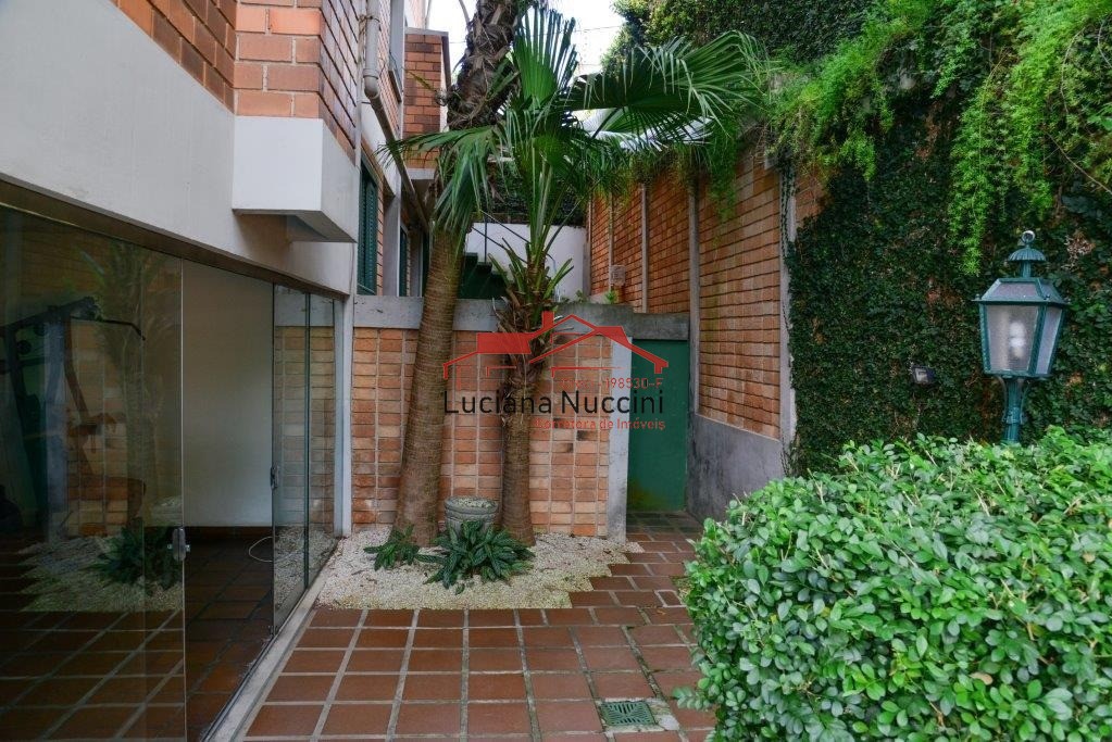 Locação Casa 5 dorm na Cidade Jardins