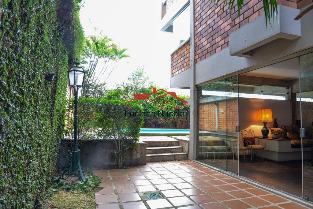 Locação Casa 5 dorm na Cidade Jardins