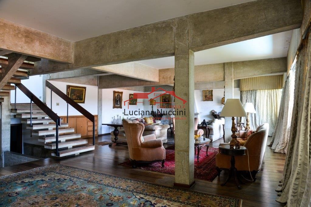 Locação Casa 5 dorm na Cidade Jardins