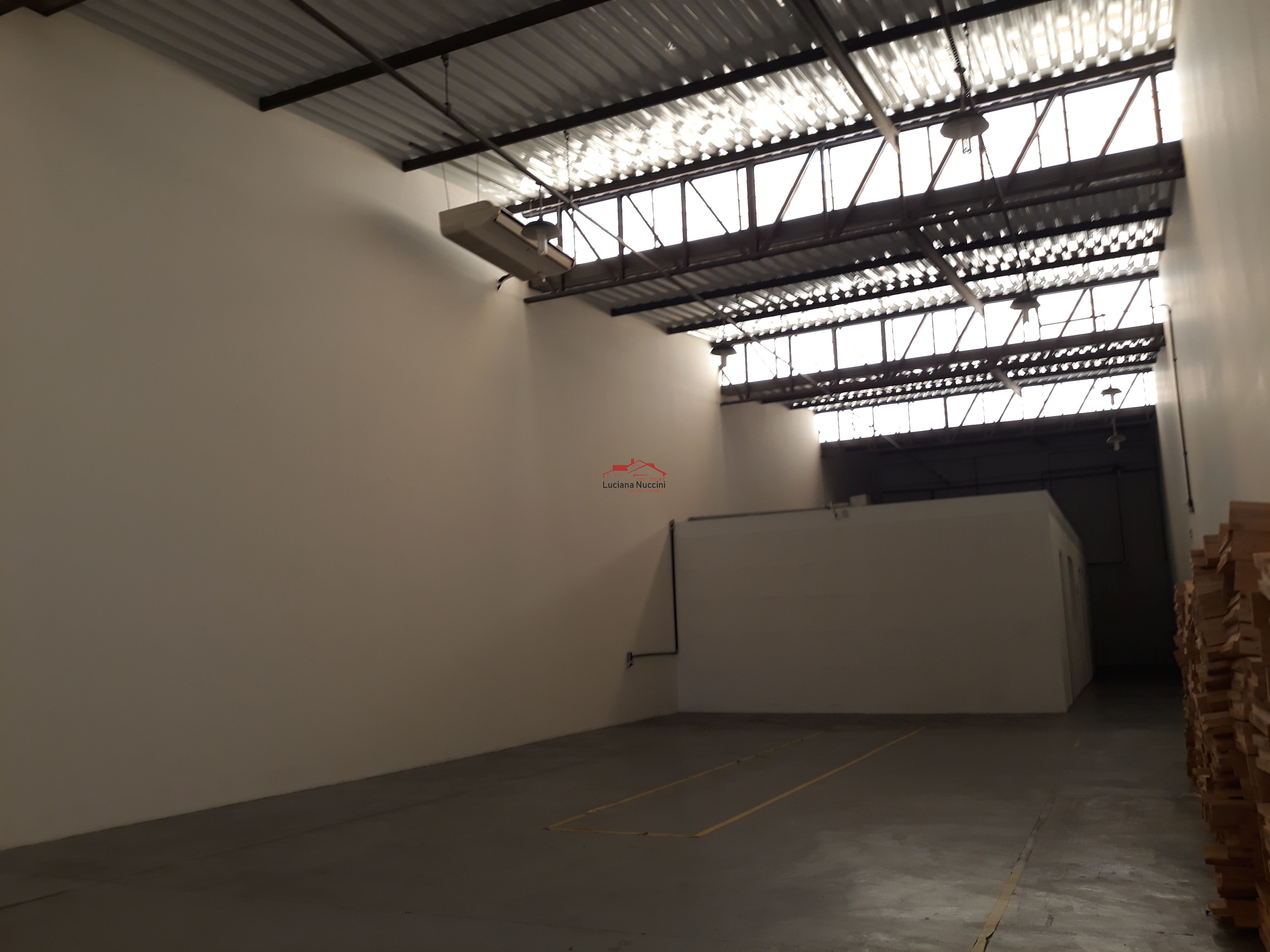 Galpão comercial à venda em São Paulo-SP, Cambuci, com 805m² de área. Venha conferir!