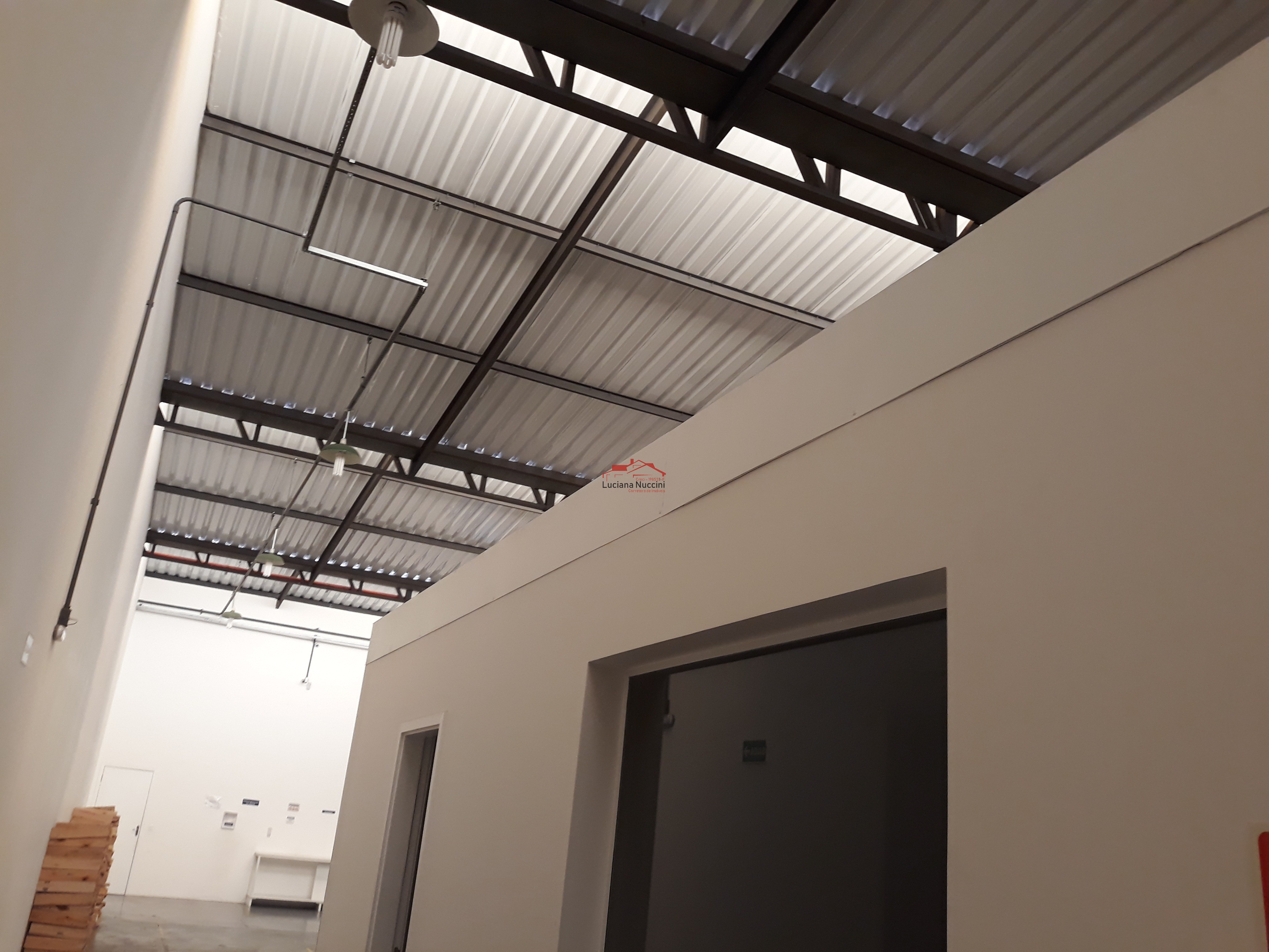 Galpão comercial à venda em São Paulo-SP, Cambuci, com 805m² de área. Venha conferir!