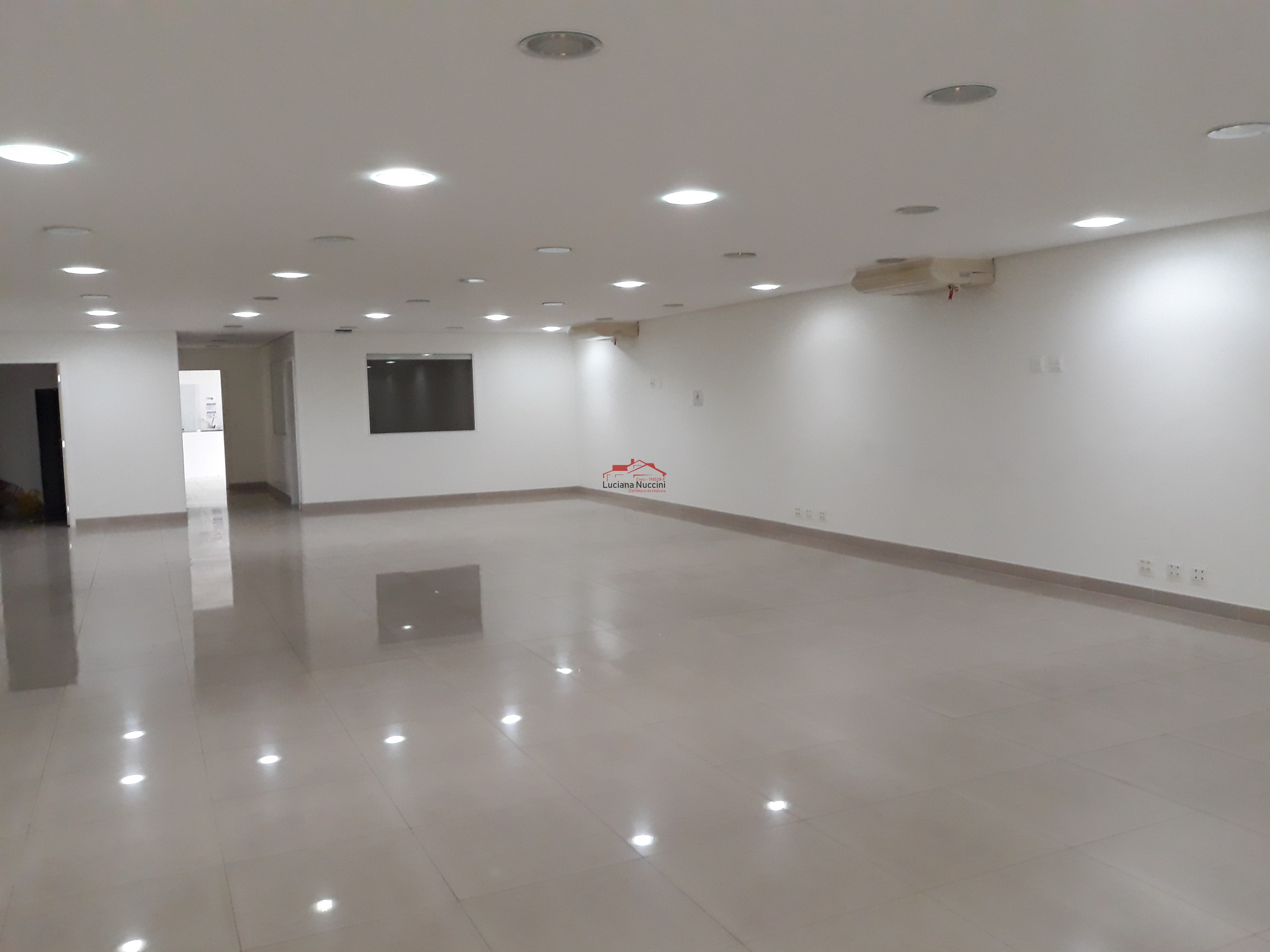 Galpão comercial à venda em São Paulo-SP, Cambuci, com 805m² de área. Venha conferir!