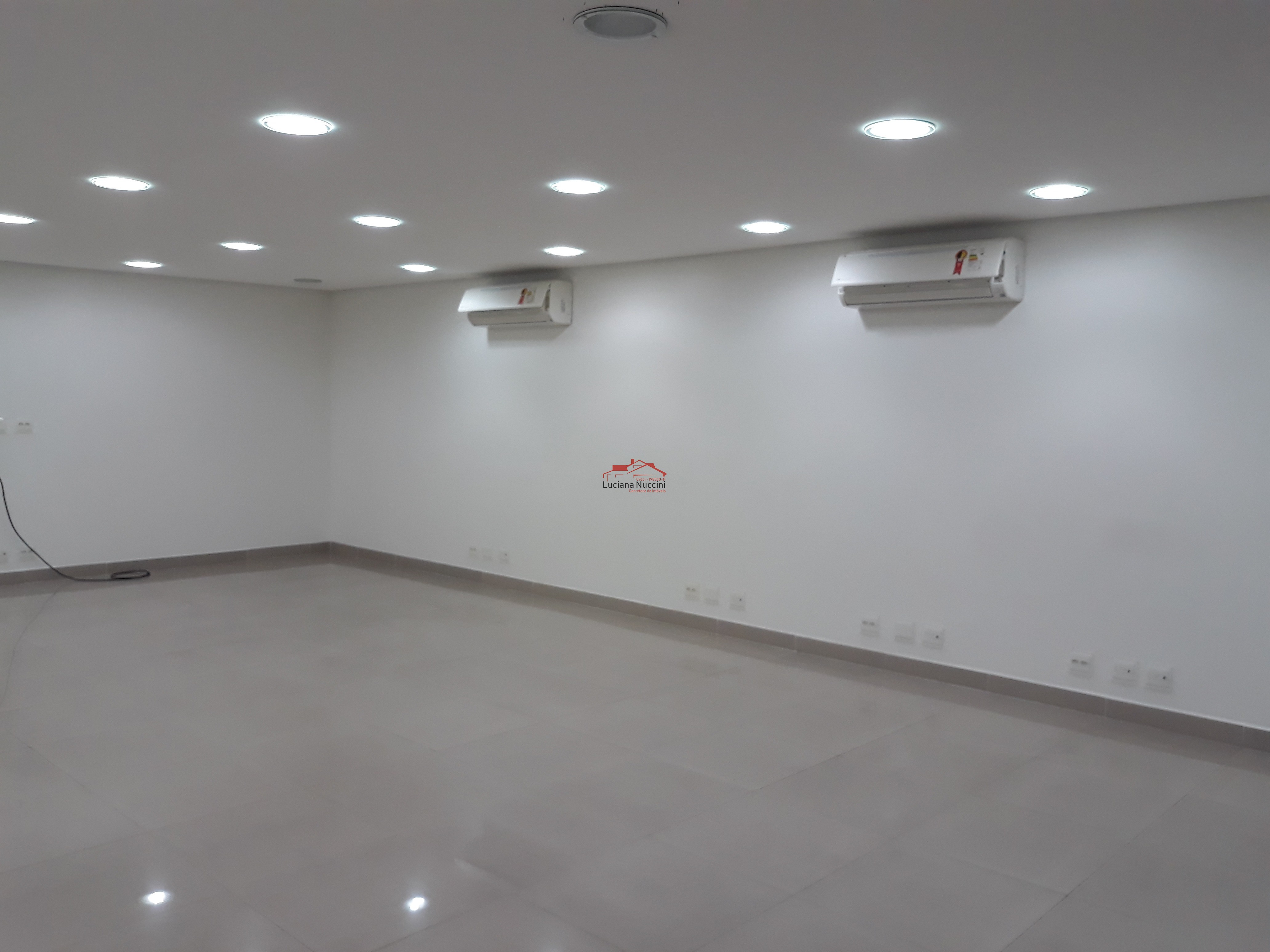 Galpão comercial à venda em São Paulo-SP, Cambuci, com 805m² de área. Venha conferir!