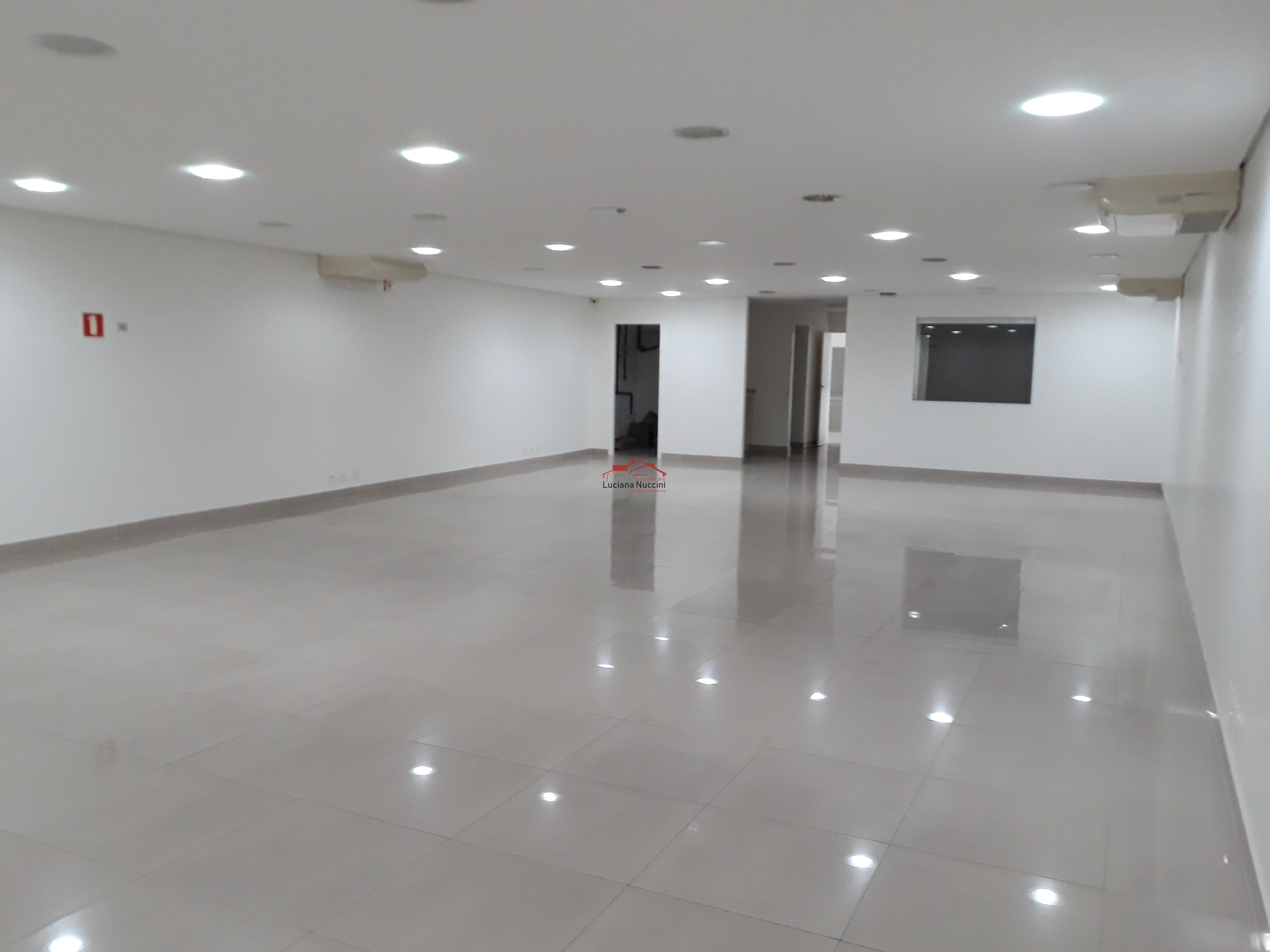 Galpão comercial à venda em São Paulo-SP, Cambuci, com 805m² de área. Venha conferir!
