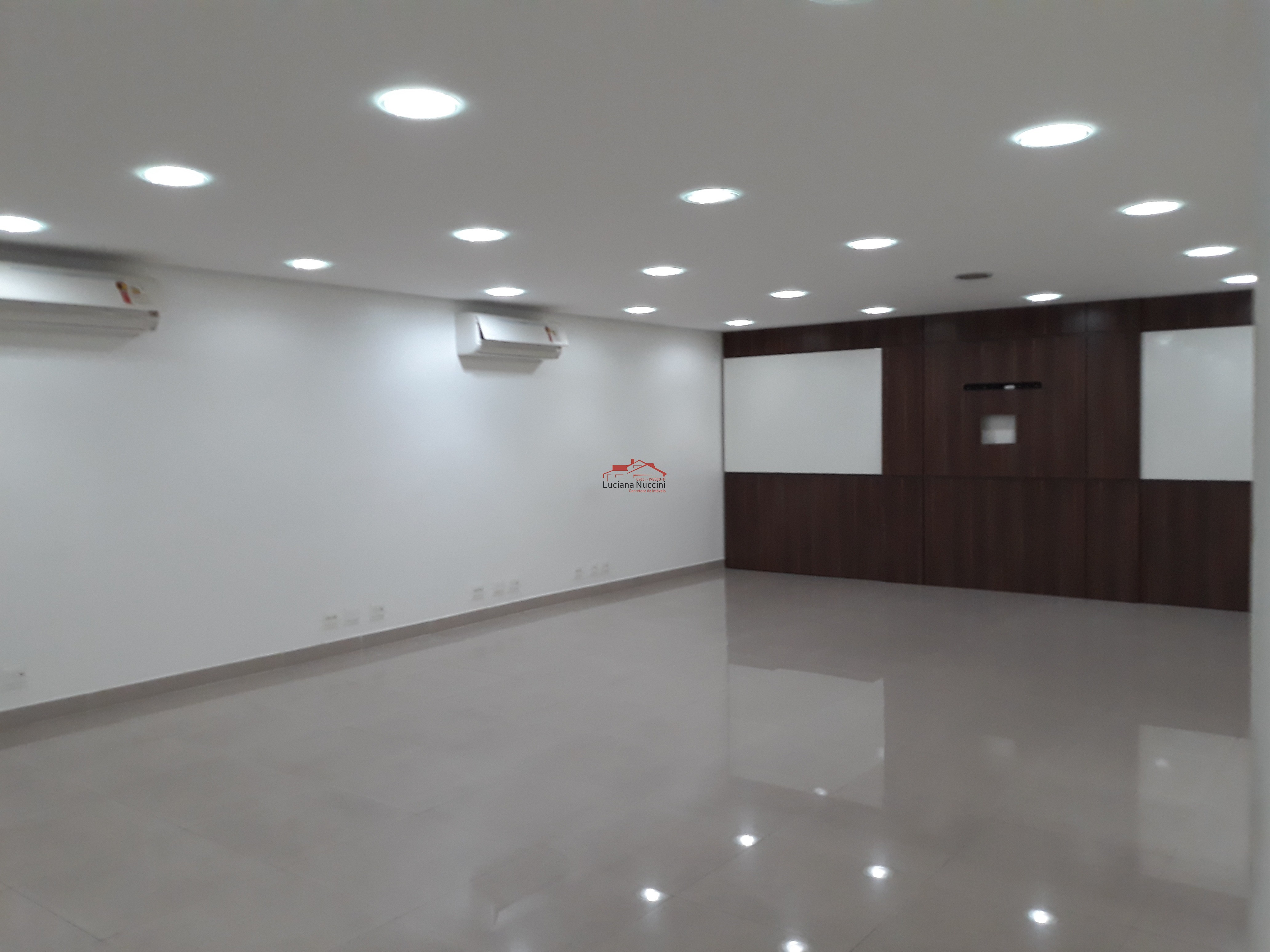 Galpão comercial à venda em São Paulo-SP, Cambuci, com 805m² de área. Venha conferir!
