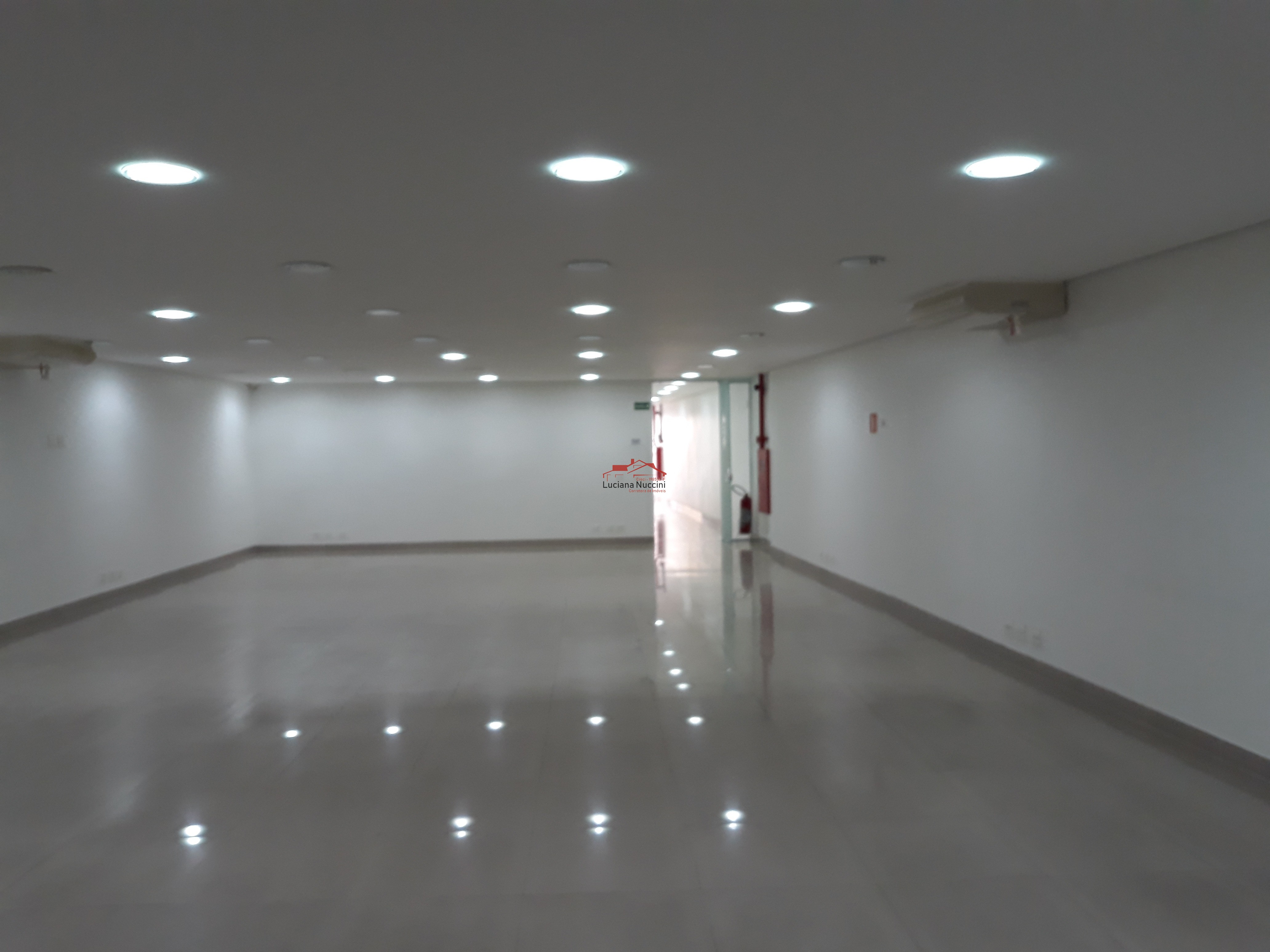 Galpão comercial à venda em São Paulo-SP, Cambuci, com 805m² de área. Venha conferir!