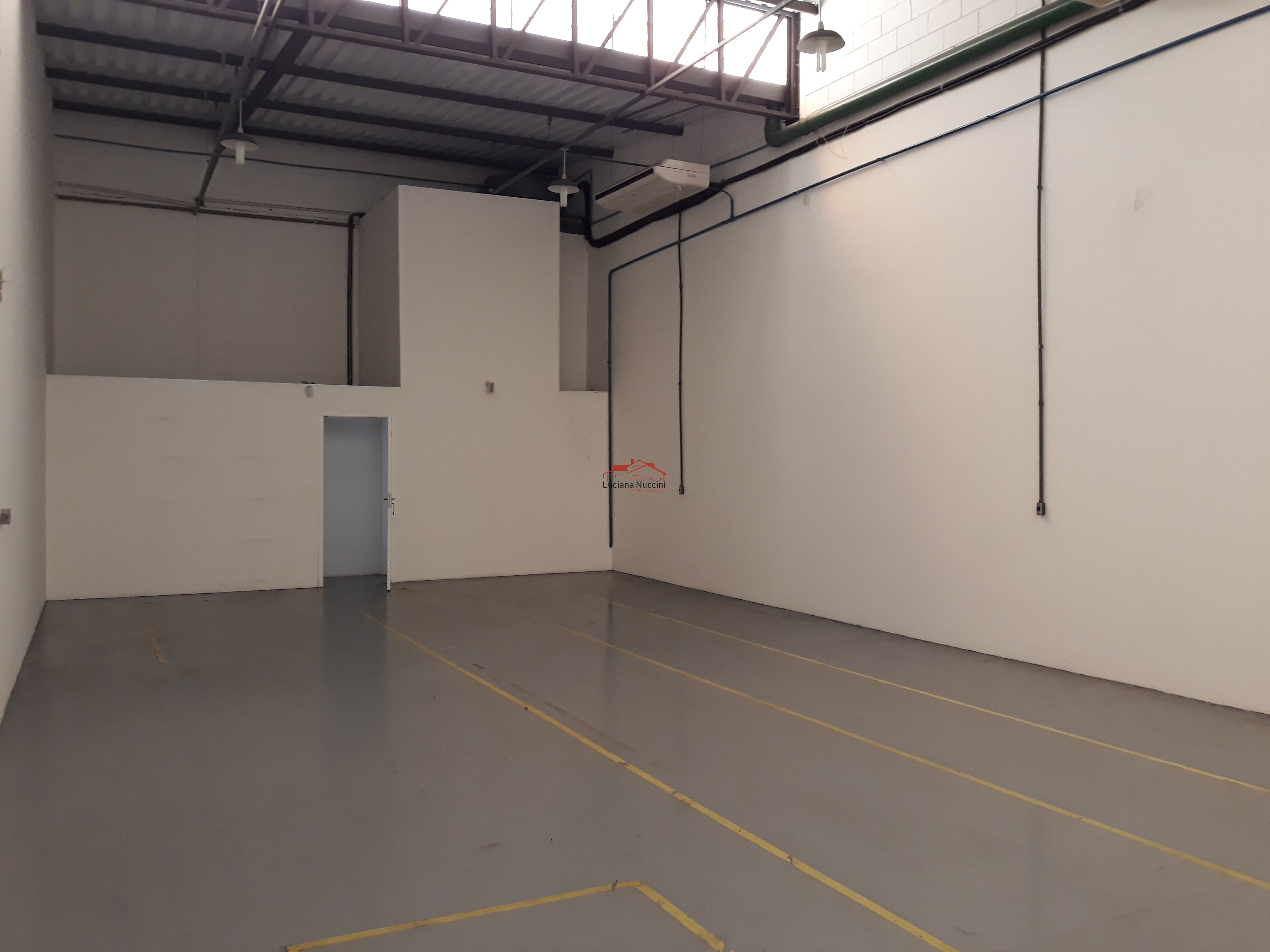Galpão comercial à venda em São Paulo-SP, Cambuci, com 805m² de área. Venha conferir!