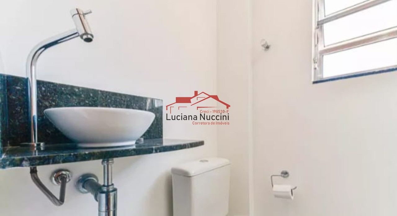 Kitnet próximo ao Metrô Santos-Imigrantes, com Piso Laminado, Cozinha Planejada e Box de Vidro