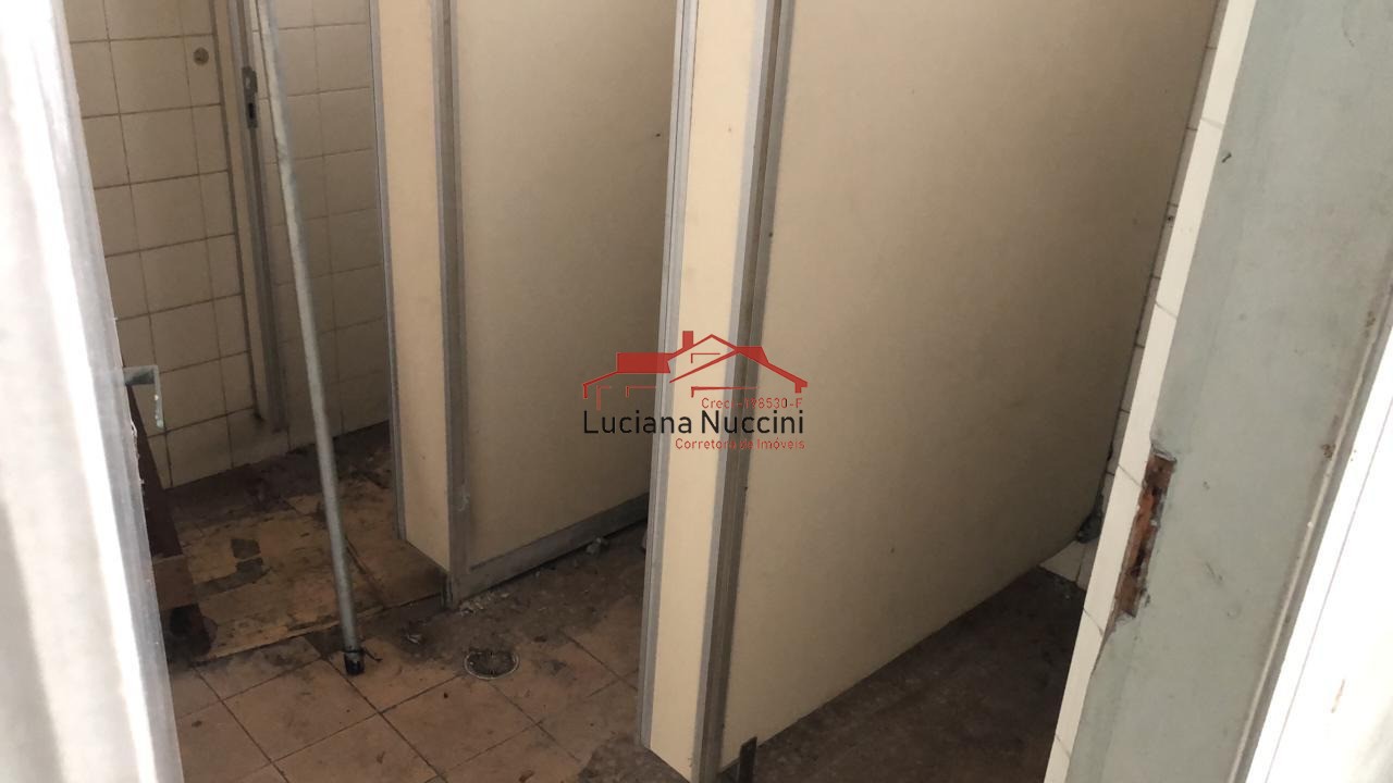 "Galpão com Piso Inferior em Vão Livre e Piso Superior com Divisórias: Espaço Versátil e Funcional para seu Negócio