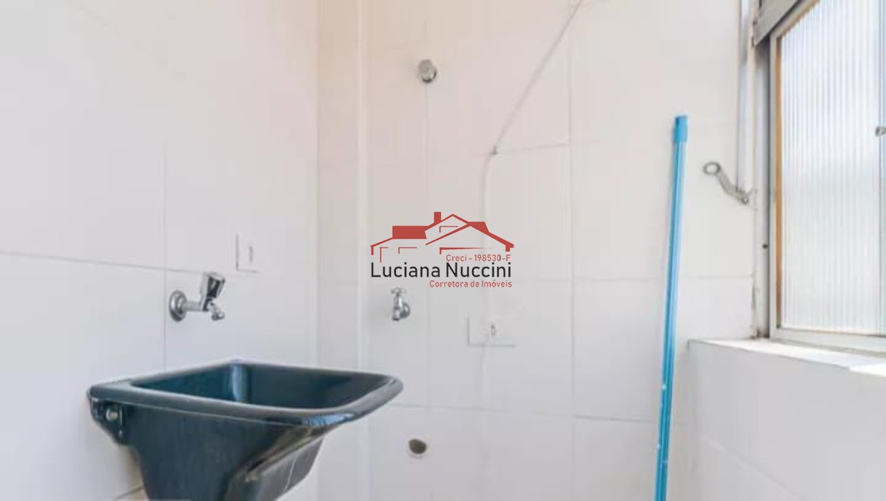 Kitnet perfeitamente localizada: ótima luz solar e preço de 