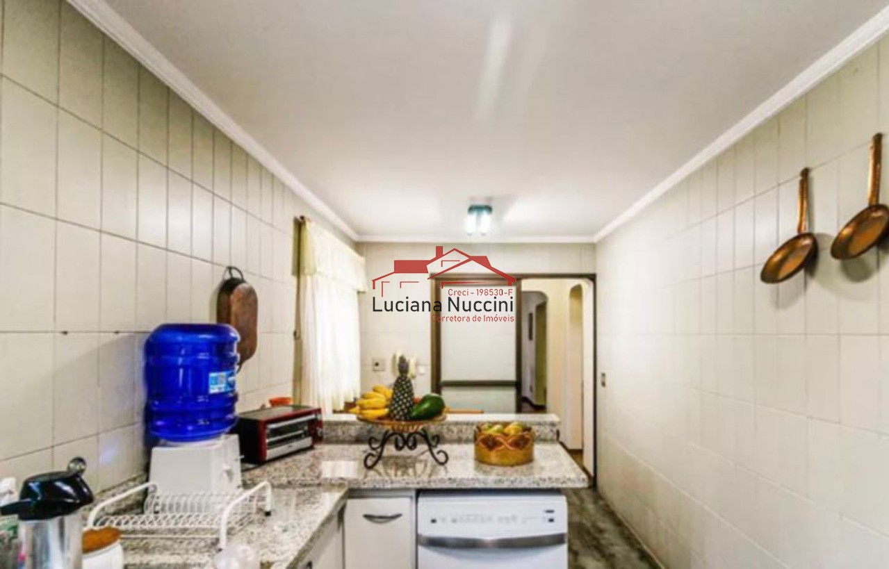 Apartamento de luxo no Brooklin Paulista: 4 quartos, 2 suítes, 1 sala, 4 banheiros, 4 vagas de garagem, 220m². Venha conferir!