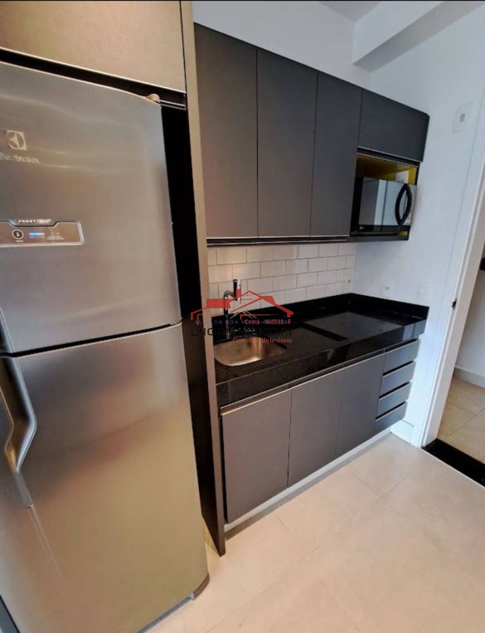 Studio de Luxo em Condomínio Seguro e Moderno - Piscinas, Academia, Loja de Conveniência e Mais!