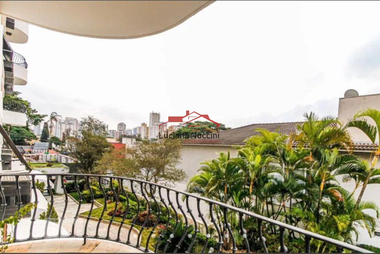 Apartamento de luxo no Brooklin Paulista: 4 quartos, 2 suítes, 1 sala, 4 banheiros, 4 vagas de garagem, 220m². Venha conferir!