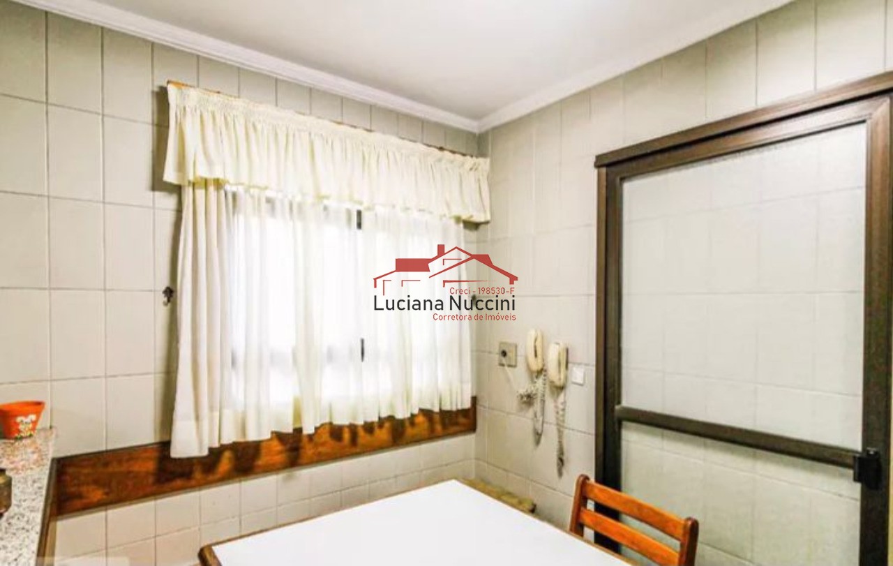 Apartamento de luxo no Brooklin Paulista: 4 quartos, 2 suítes, 1 sala, 4 banheiros, 4 vagas de garagem, 220m². Venha conferir!