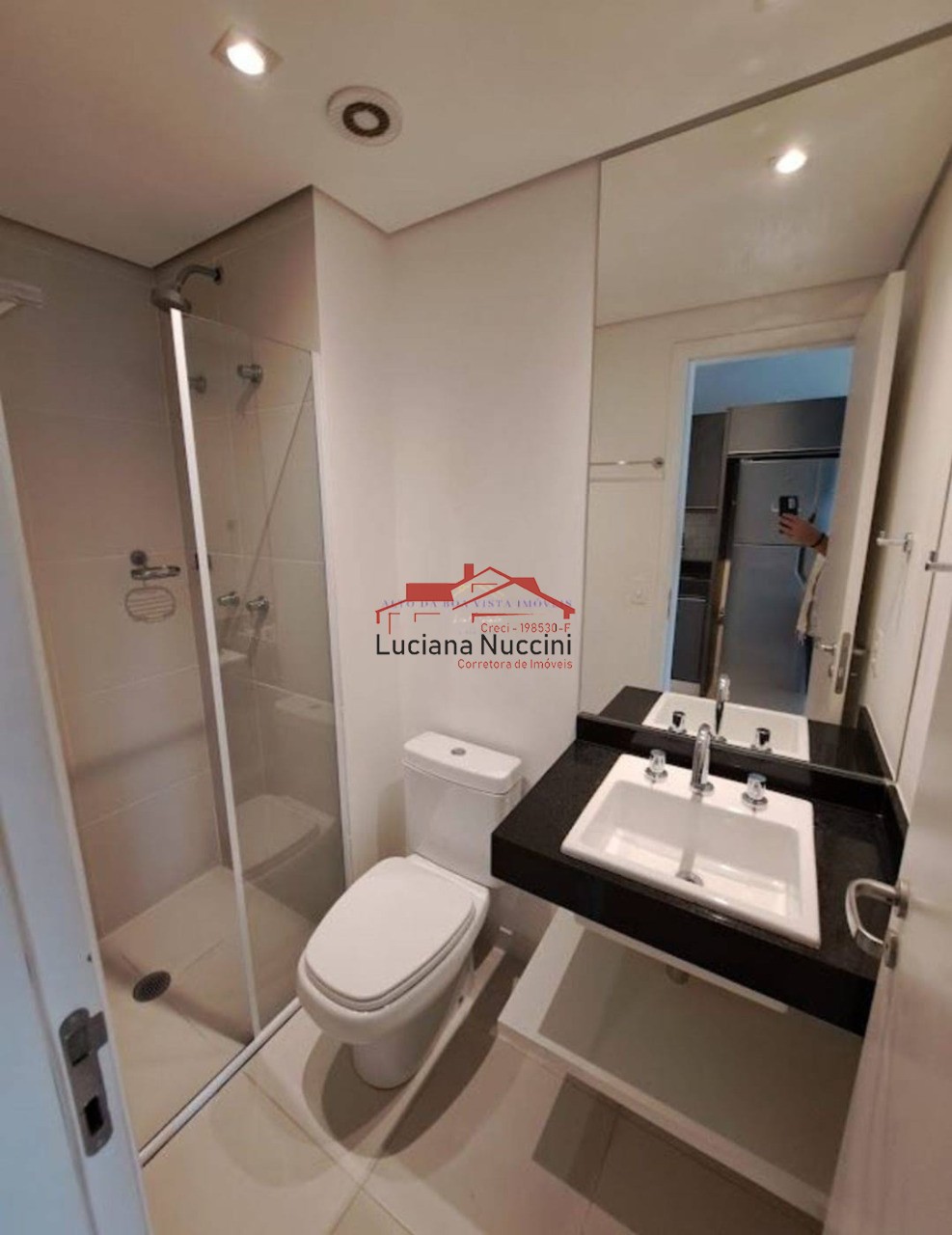 Studio de Luxo em Condomínio Seguro e Moderno - Piscinas, Academia, Loja de Conveniência e Mais!