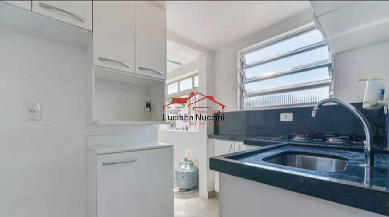 Kitnet perfeitamente localizada: ótima luz solar e preço de 