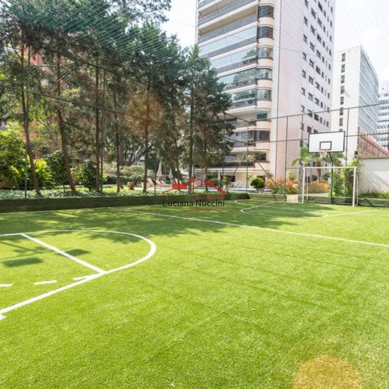 Apartamento à Venda e Locação em Higienópolis - Charme e Conveniência em um apartamento com 4 suítes com closet