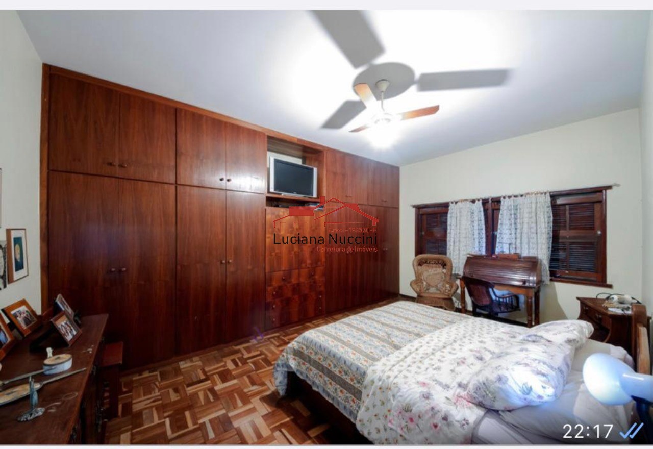 Casa à Venda em Cerqueira César - Espaçosa Residência com 7 Dormitórios e 3 Vagas