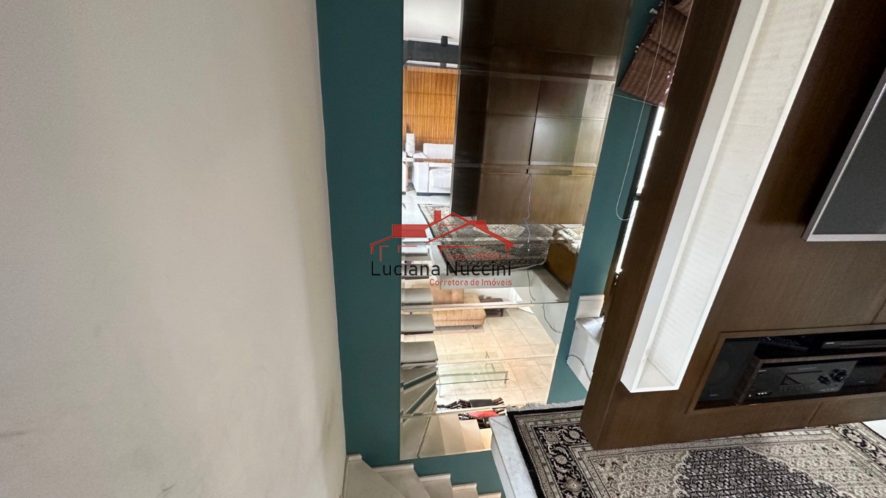 Cobertura Exclusiva com Piscina Particular e Móveis de Alto Padrão em Localização Premium de São Paulo