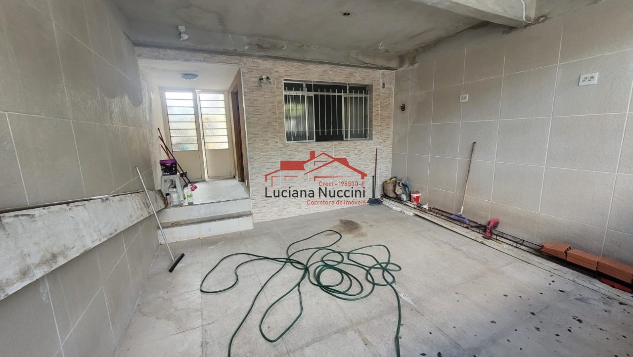 Casa para Venda e Locação no Conjunto Residencial Vista Verde - Espaçosa e Confortável!