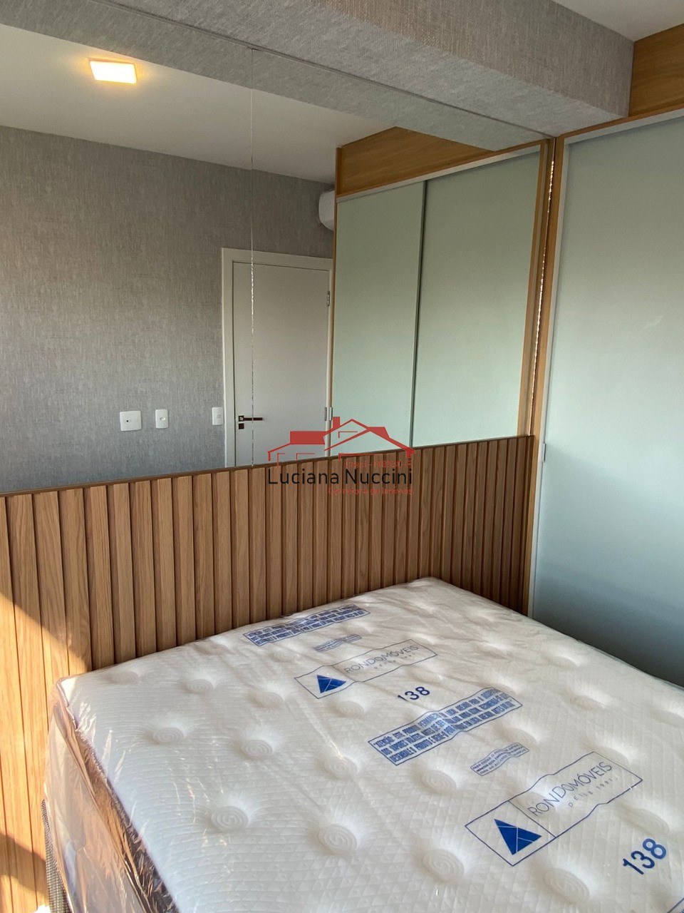 Charmoso Apartamento Mobiliado na Avenida Santo Amaro com Lazer Completo e Suíte