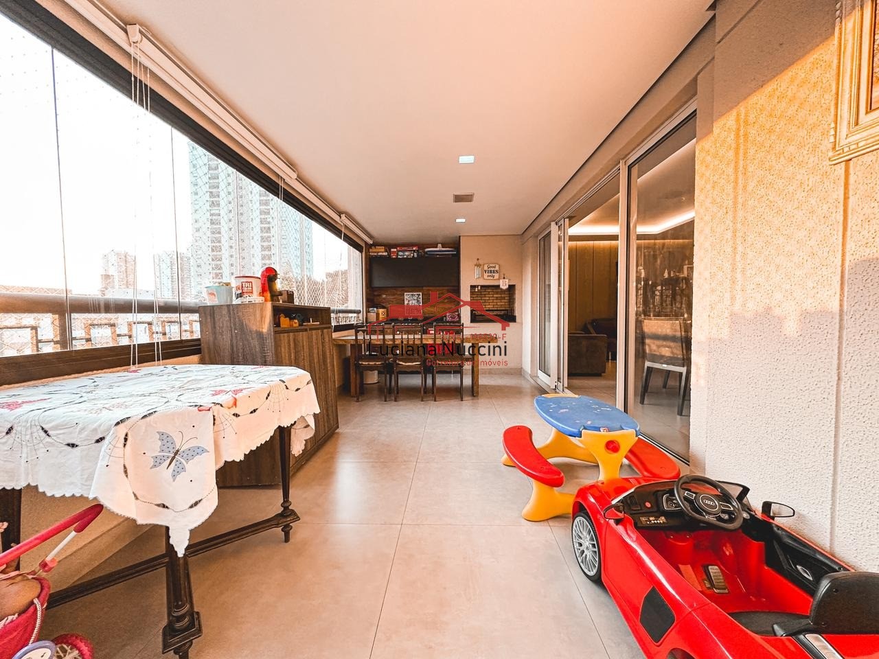 Apartamento à Venda no Parque Industrial Tomas Edson - 2 Dormitórios com Suíte e Espaço Amplo