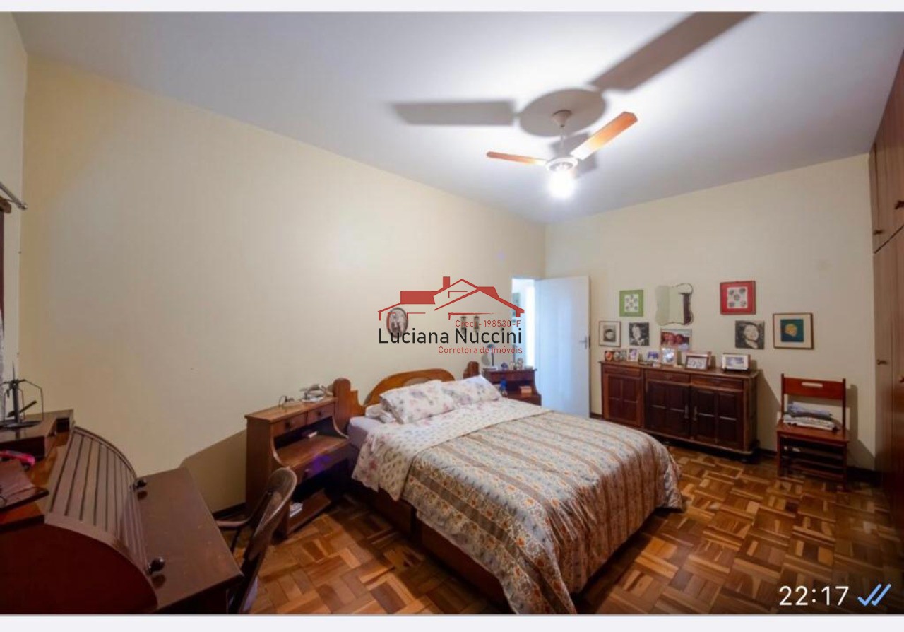 Casa à Venda em Cerqueira César - Espaçosa Residência com 7 Dormitórios e 3 Vagas
