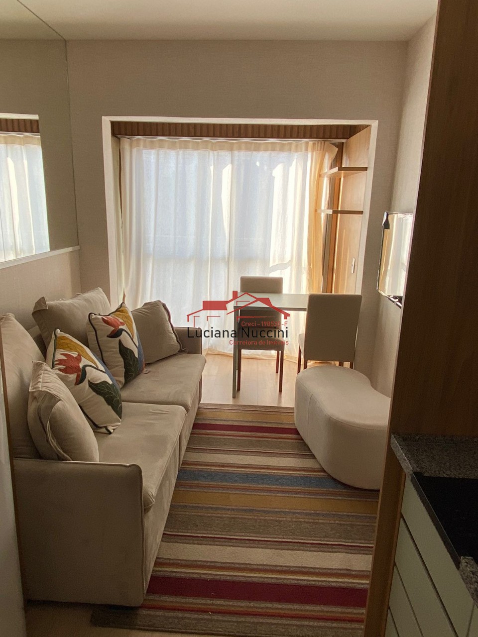 Charmoso Apartamento Mobiliado na Avenida Santo Amaro com Lazer Completo e Suíte