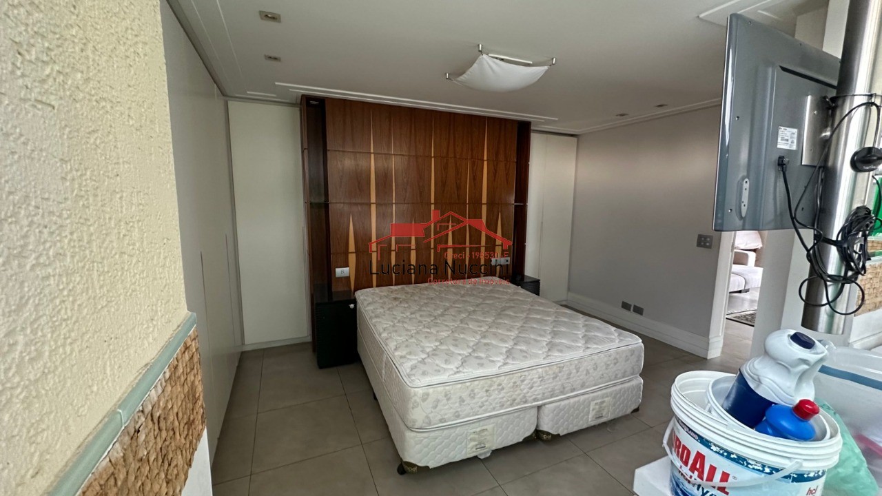 Cobertura Exclusiva com Piscina Particular e Móveis de Alto Padrão em Localização Premium de São Paulo