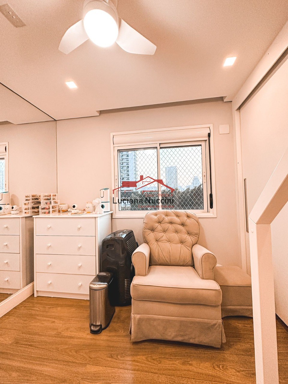 Apartamento à Venda no Parque Industrial Tomas Edson - 2 Dormitórios com Suíte e Espaço Amplo
