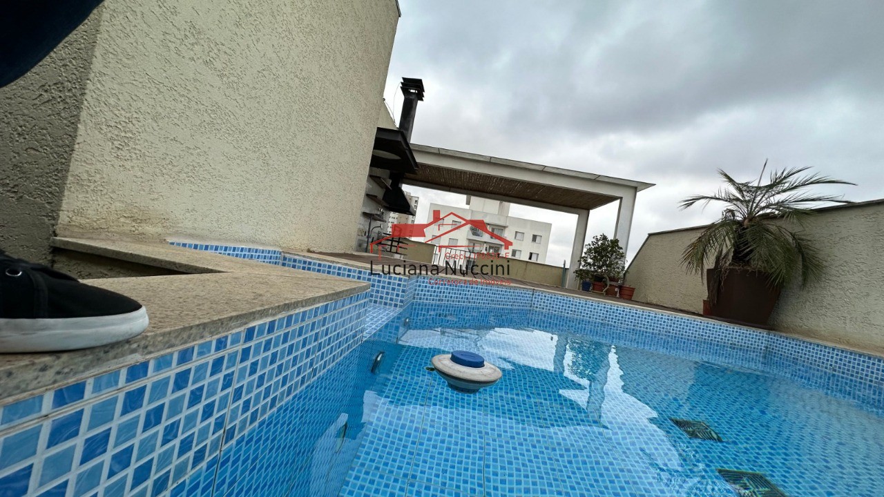 Cobertura Exclusiva com Piscina Particular e Móveis de Alto Padrão em Localização Premium de São Paulo