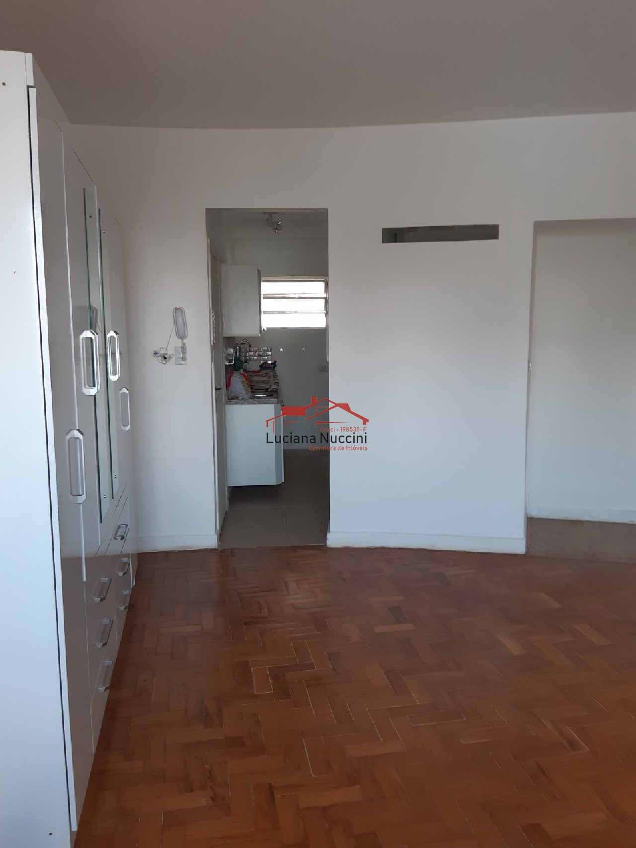 Studio de 37m² a 350m do Metrô República - Localização Estratégica!