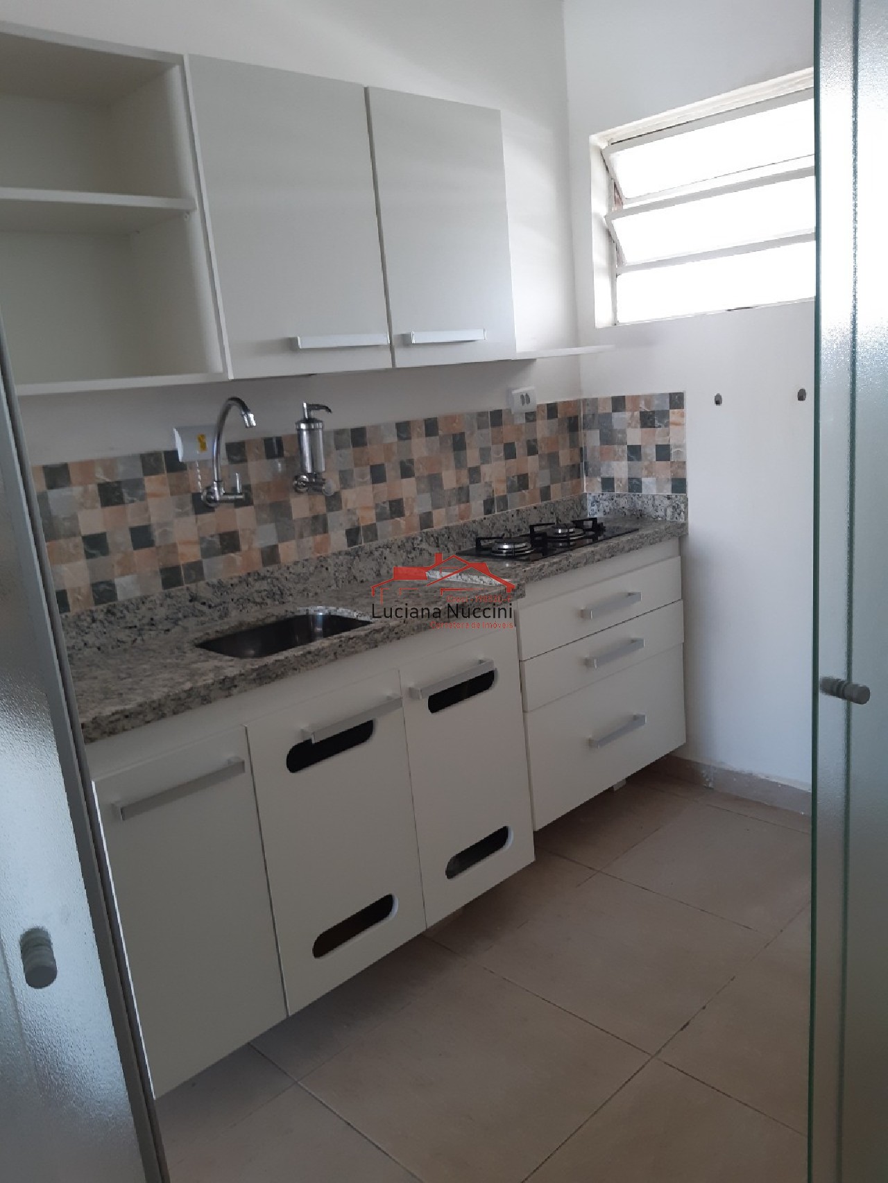 Studio de 37m² a 350m do Metrô República - Localização Estratégica!