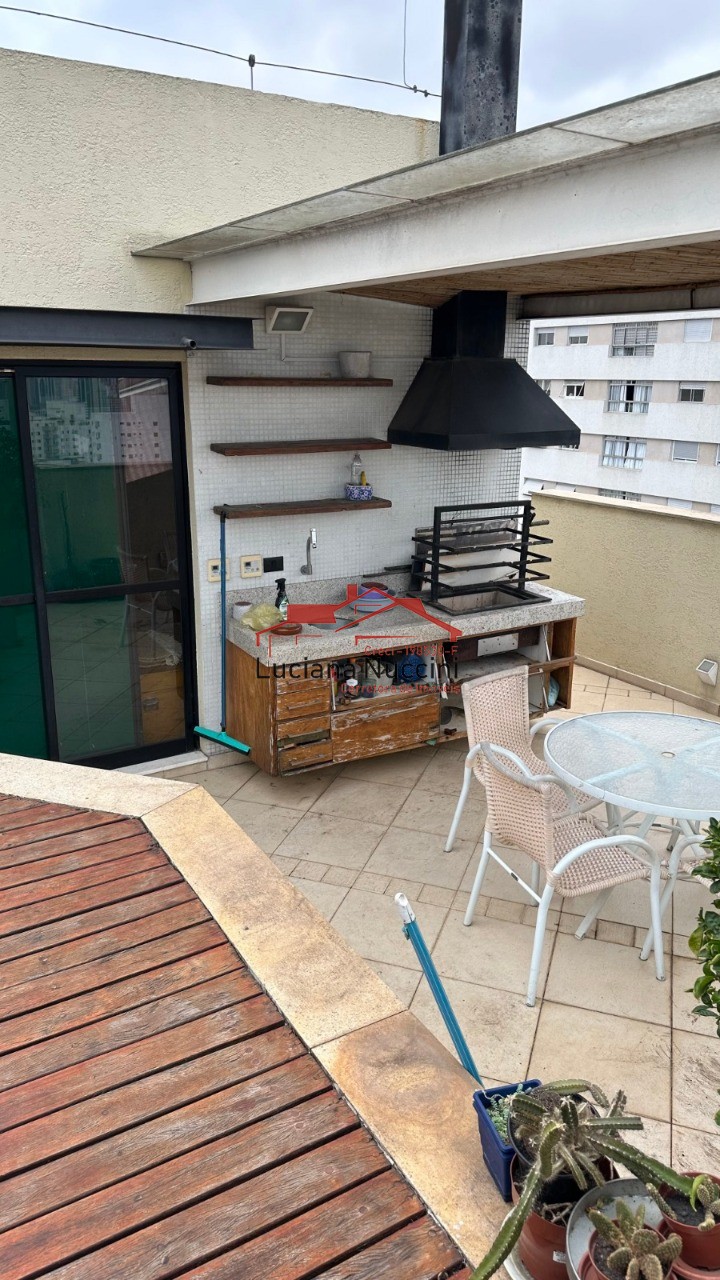 Cobertura Exclusiva com Piscina Particular e Móveis de Alto Padrão em Localização Premium de São Paulo