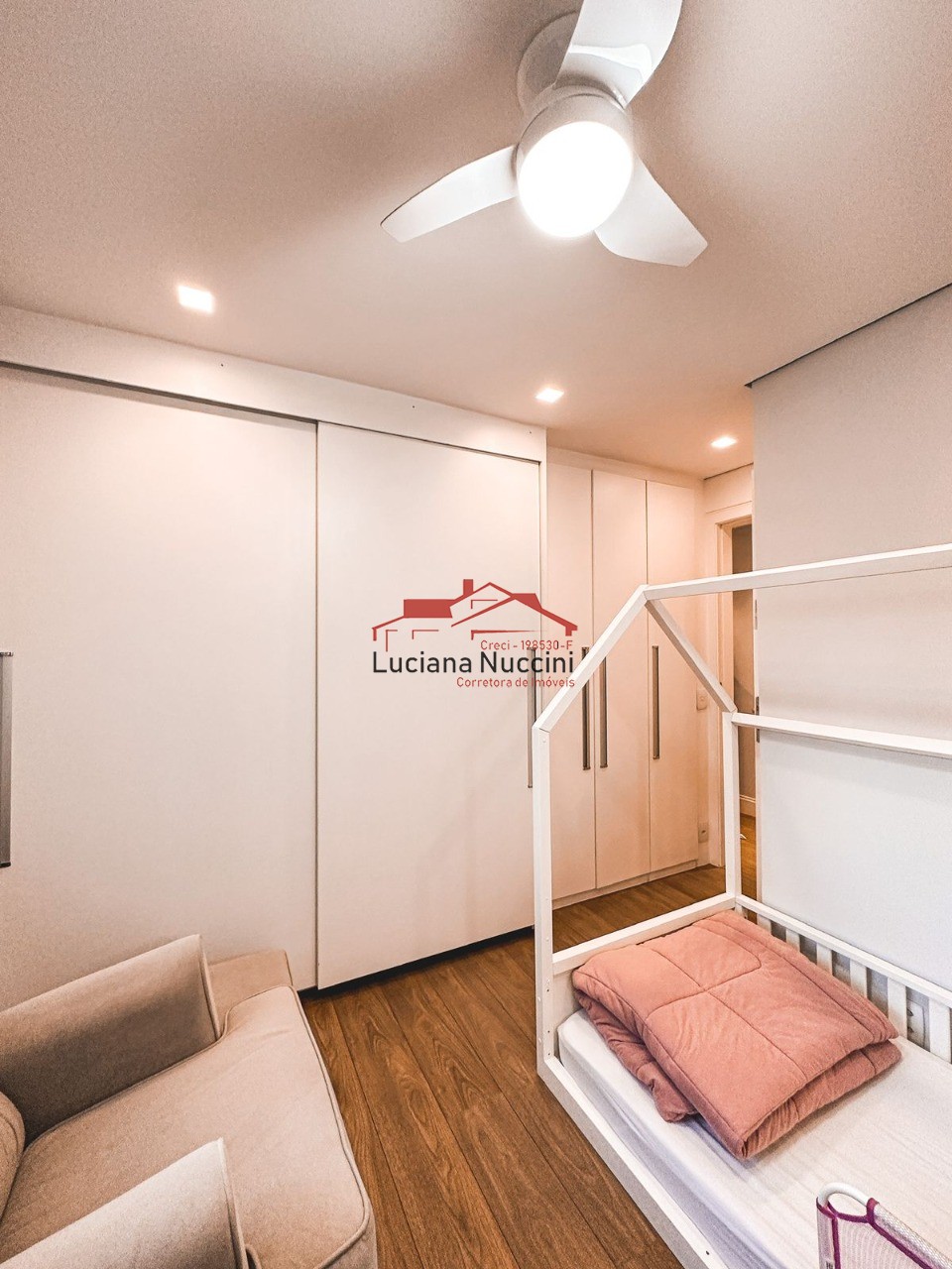 Apartamento à Venda no Parque Industrial Tomas Edson - 2 Dormitórios com Suíte e Espaço Amplo