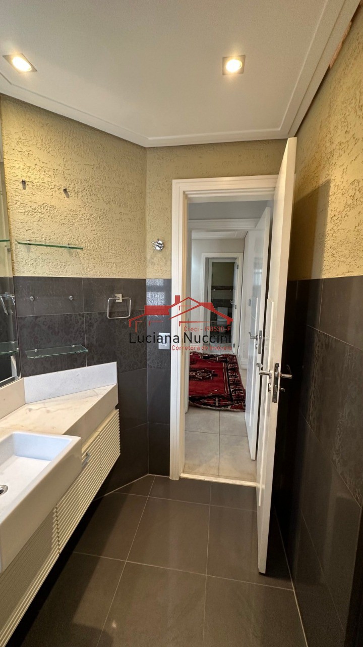Cobertura Exclusiva com Piscina Particular e Móveis de Alto Padrão em Localização Premium de São Paulo