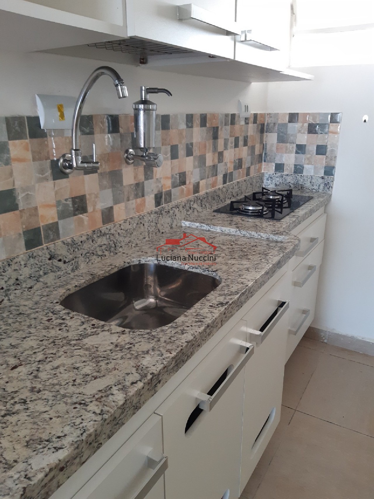 Studio de 37m² a 350m do Metrô República - Localização Estratégica!